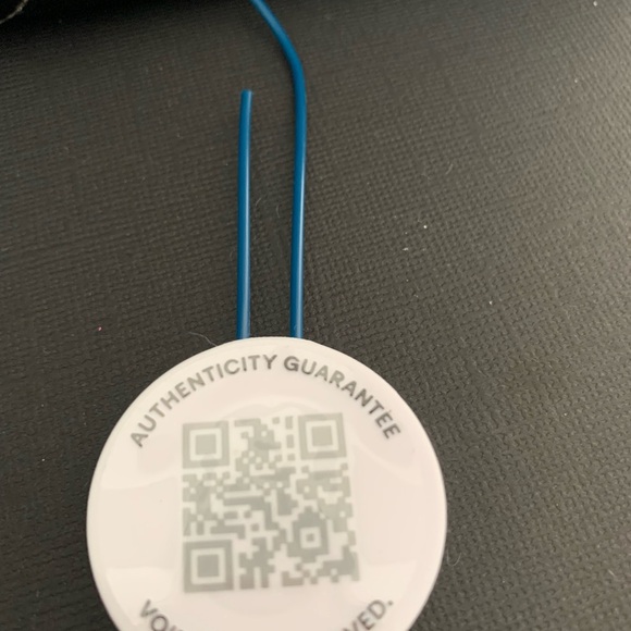 Authentic channel purse. Well use condition. Please see all the pic - Picture 13 of 15